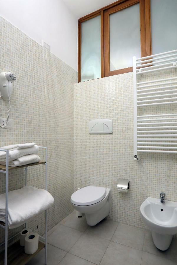 Primo Piano Guesthouse - Bari Policlinico Exterior photo