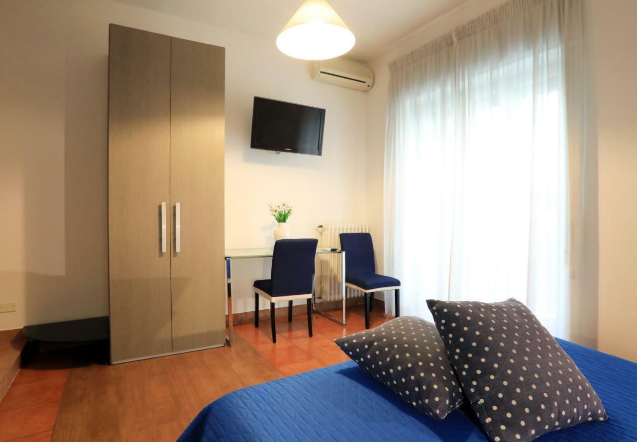 Primo Piano Guesthouse - Bari Policlinico Exterior photo
