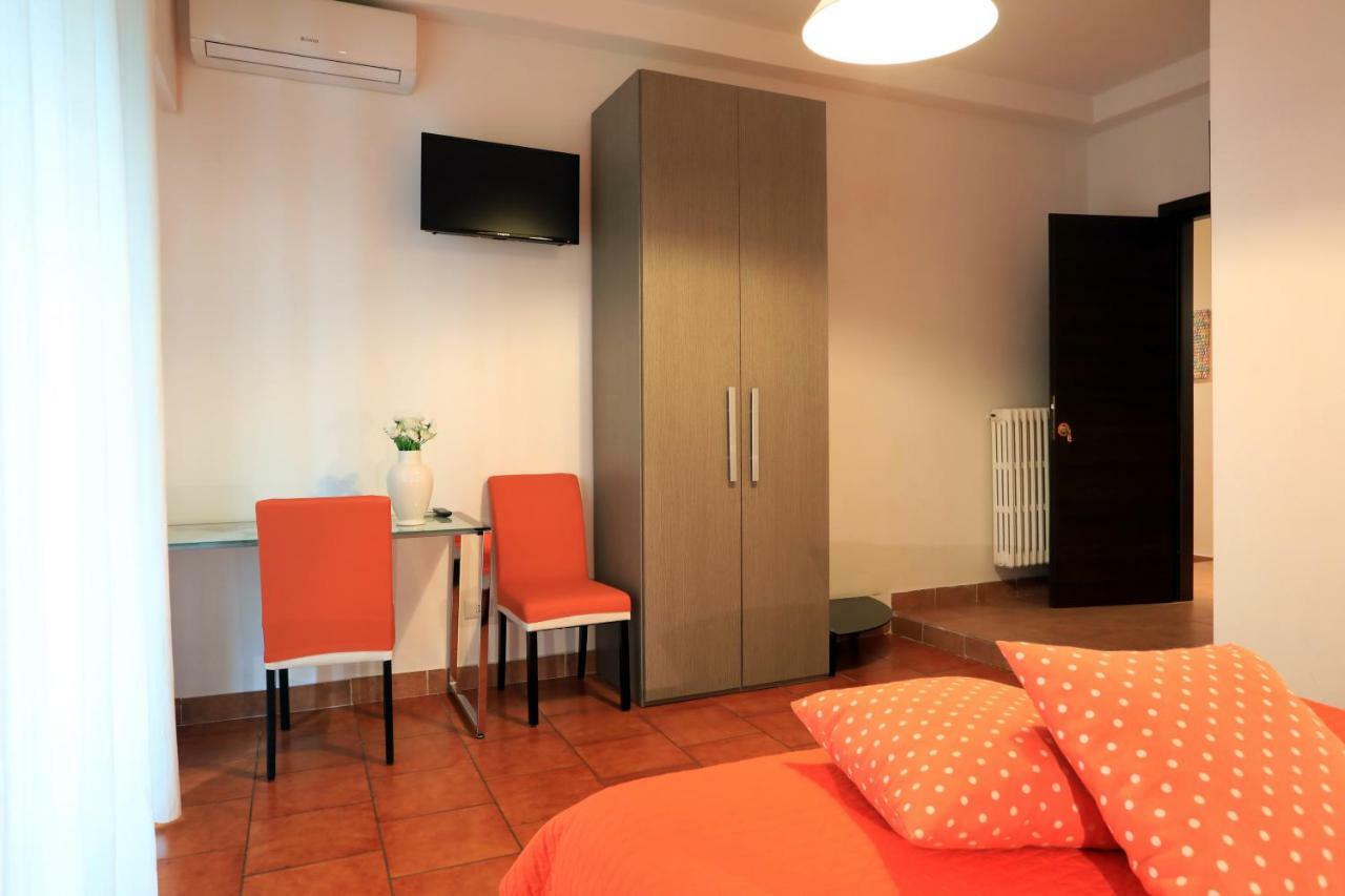 Primo Piano Guesthouse - Bari Policlinico Exterior photo
